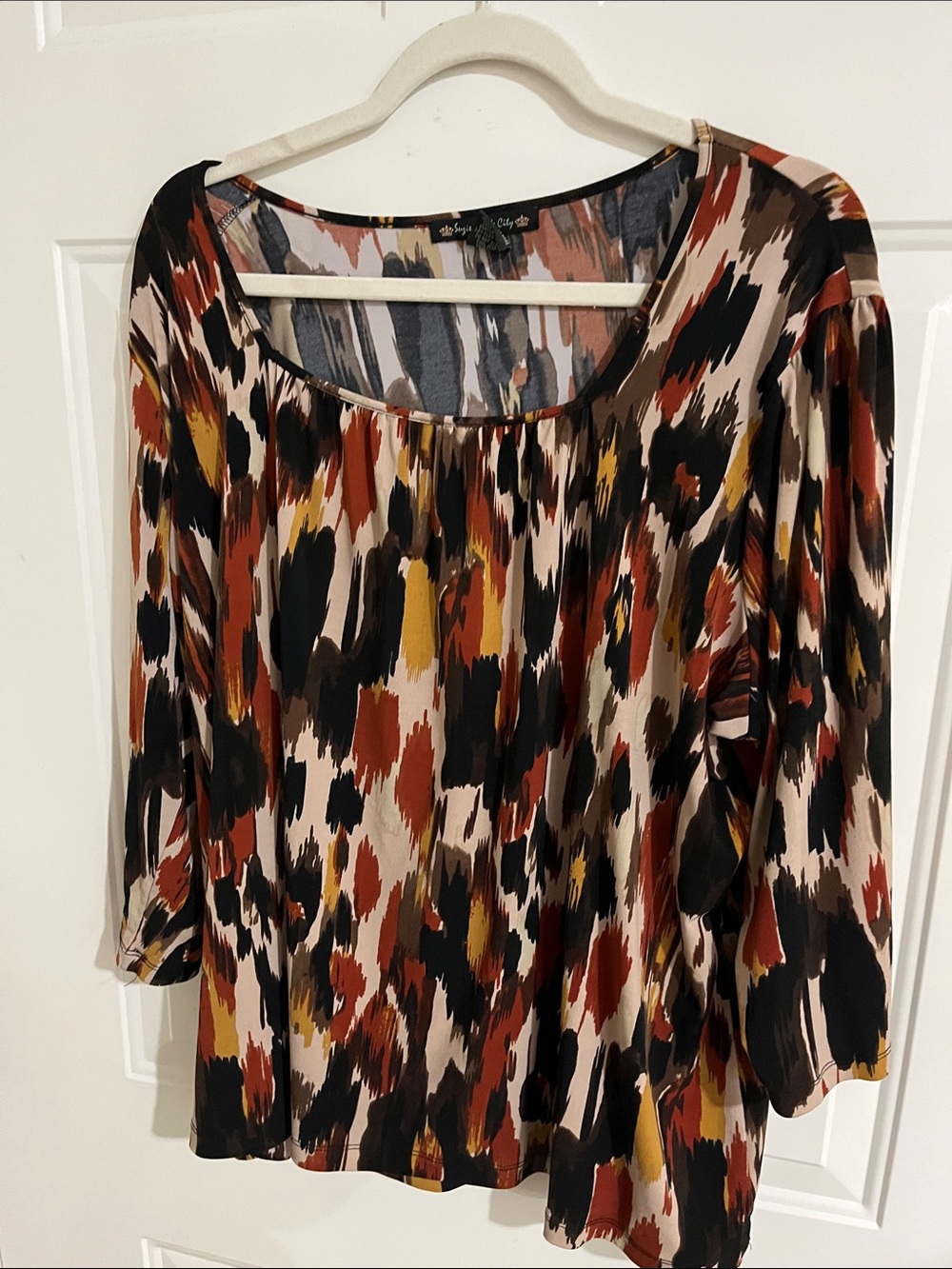 Abstract Brushstroke Scoop-Neck Blouse in Rust & Black - Women